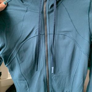 Lululemon Hooded Define in desert teal size 4 NEW